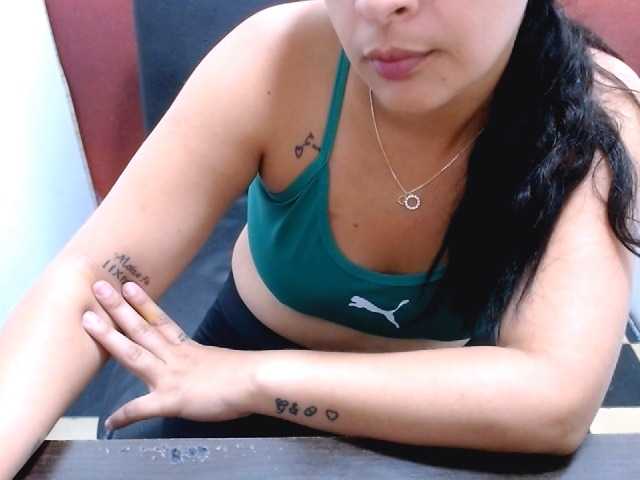 Capturi de ecran de difuzare laurahottt