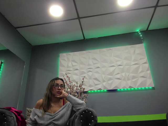 Capturi de ecran de difuzare LaurenBlonde