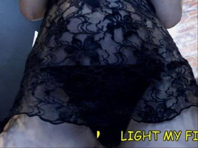 Capturi de ecran de difuzare LaylaMazee