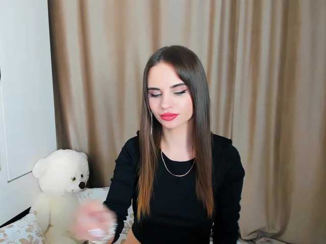 Capturi de ecran de difuzare LedyMiya