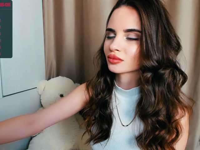 Capturi de ecran de difuzare LedyMiya