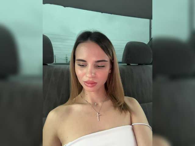 Capturi de ecran de difuzare LedyMiya