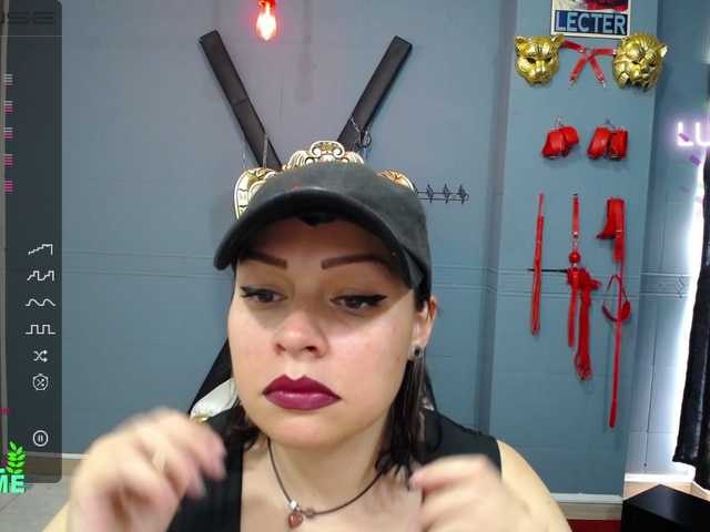 Capturi de ecran de difuzare Leia-bennet