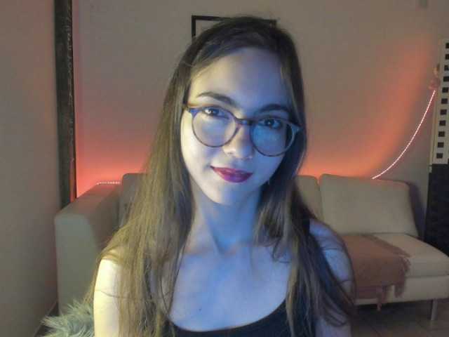 Capturi de ecran de difuzare Leilastar18