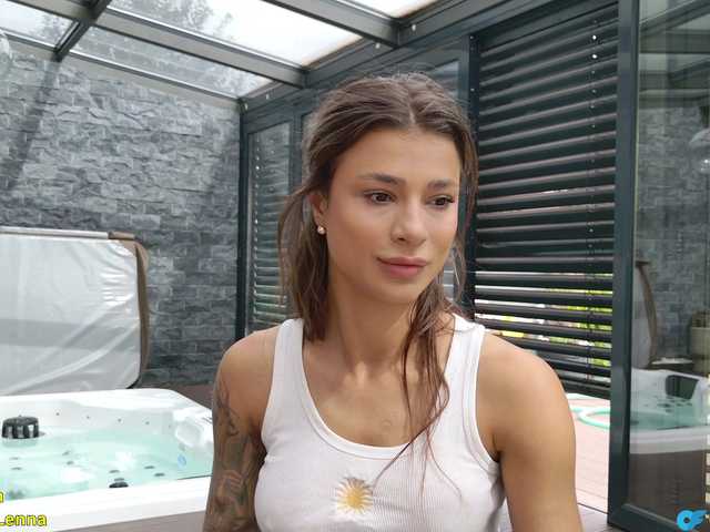 Capturi de ecran de difuzare LennaGodess