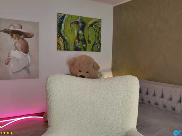 Capturi de ecran de difuzare LennaGodess