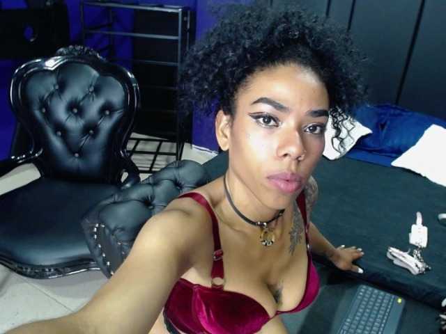 Fotografii Lesly-Queen im a girl BDSM and i can complace u come on