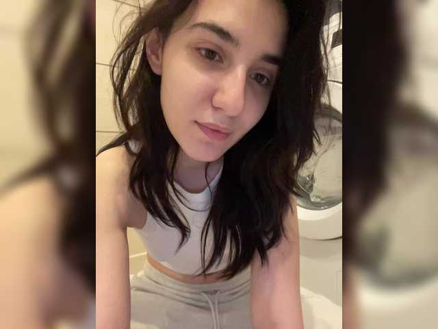 Capturi de ecran de difuzare TinyKnock