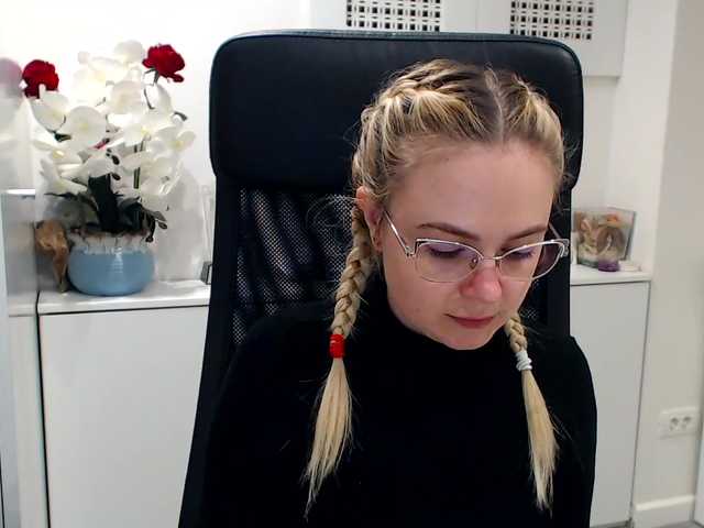 Fotografii LexyTyler Lush on! Broadcasting from my boss office :) so shhhhh #blonde #lushon #shh #onlyfullprivateson #makemecum #glasses