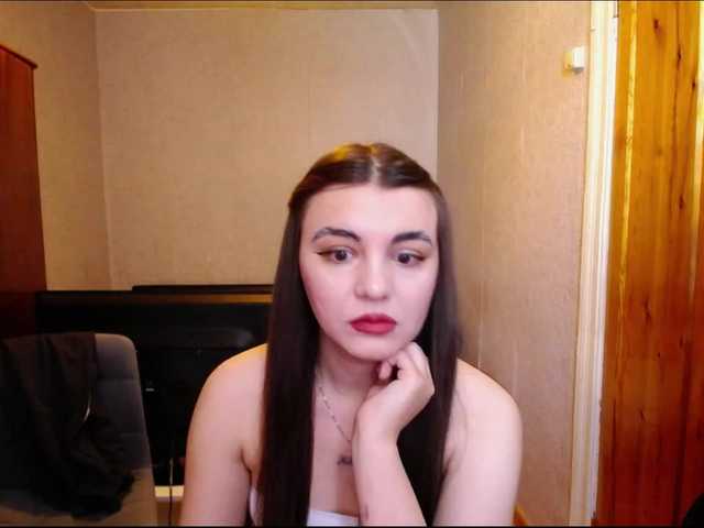 Capturi de ecran de difuzare TRISHALU