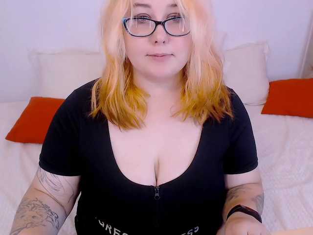 Capturi de ecran de difuzare LinaMoore