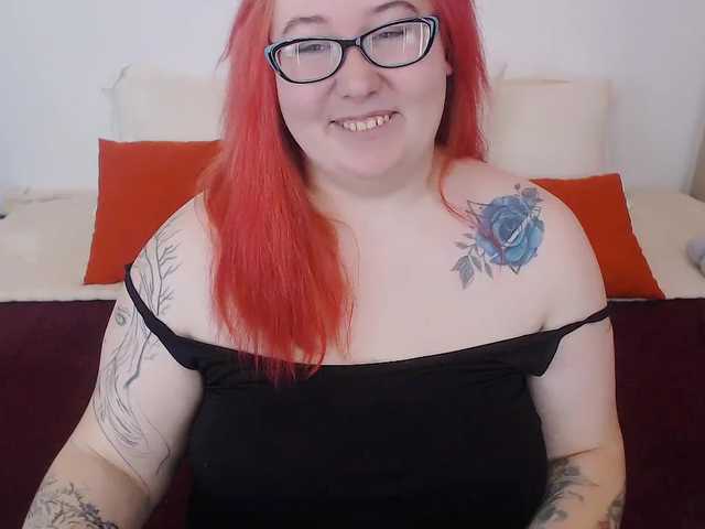 Capturi de ecran de difuzare LinaMoore