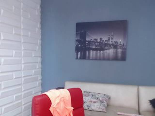 Capturi de ecran de difuzare LillyBrooks