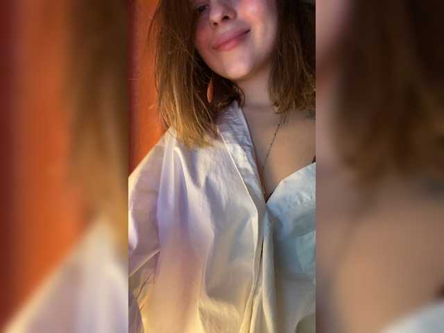 Capturi de ecran de difuzare Linamoon