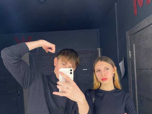 Fotografie a profilului MiaTwins