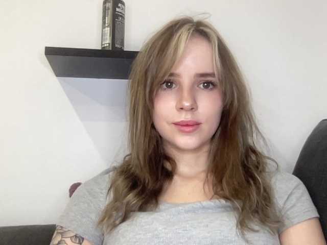 Capturi de ecran de difuzare LindseyPower