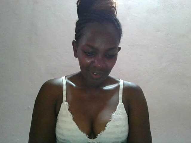 Capturi de ecran de difuzare Liqueeny