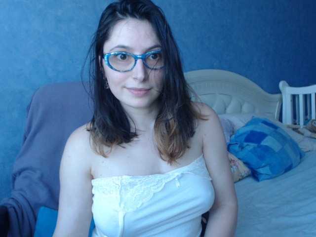 Fotografii LisaSweet23 hi boys welcome to my room to chat and for hot body to see naked in private))