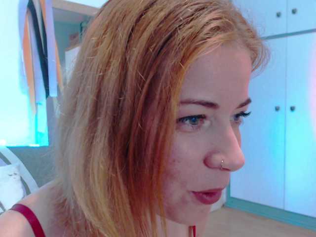 Capturi de ecran de difuzare llarafoxx