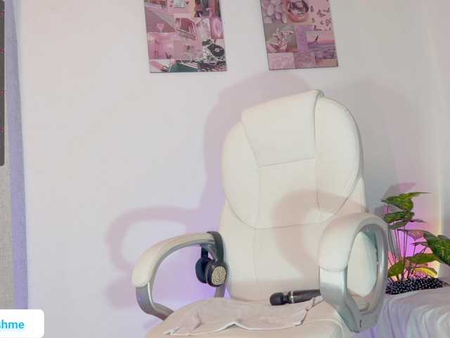 Capturi de ecran de difuzare LolaLushme