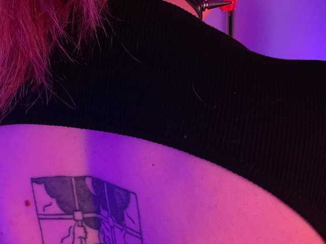 Fotografie a profilului LoraPalmer