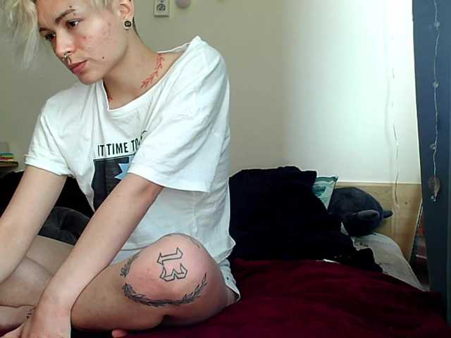 Capturi de ecran de difuzare LorXiRed