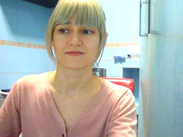 Capturi de ecran de difuzare LovelyBlond