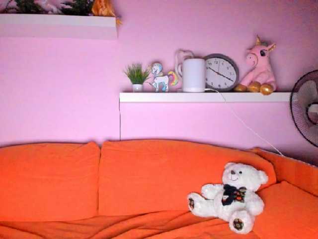 Capturi de ecran de difuzare LoveMeLuvMe