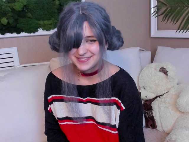 Capturi de ecran de difuzare LoveMeLuvMe