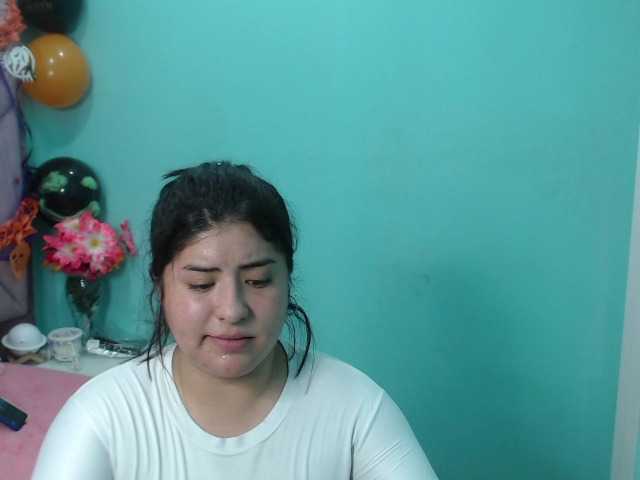 Capturi de ecran de difuzare LuccyHot