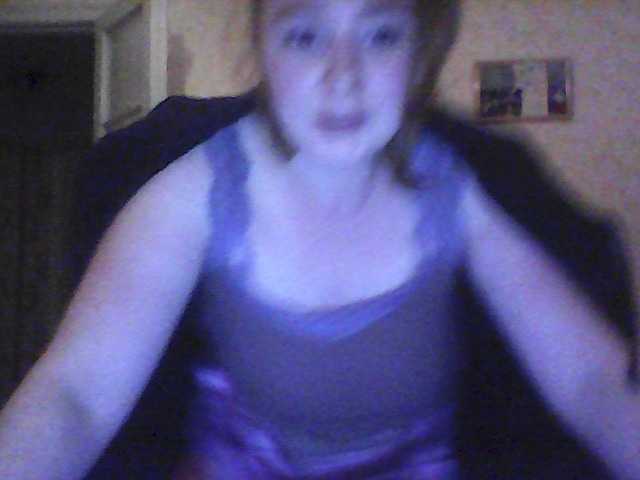 Capturi de ecran de difuzare LucyOFlame