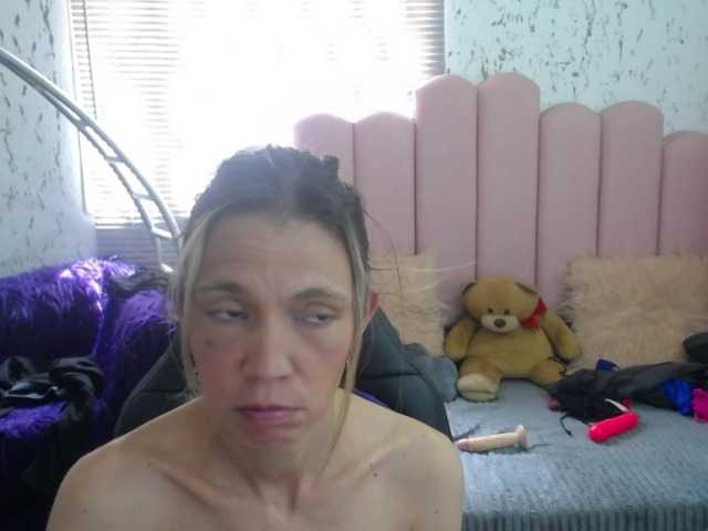 Capturi de ecran de difuzare lucysex--