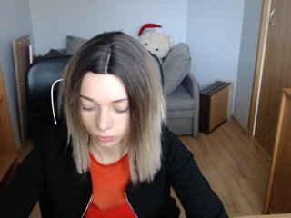 Fotografii LucySmith spank ass 20 tok, kiss 10 tok, naked tits 50 tok,all naked and masturbate -->priv chat