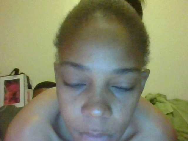 Capturi de ecran de difuzare Luicy