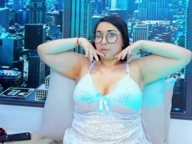 Fotografii LulluMagic Guys today I'm very horny and I want to fuck #latina #toys #bigass #bigtits #tattoo #curvaceous