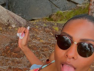 Chat video erotic lunabblatinaa