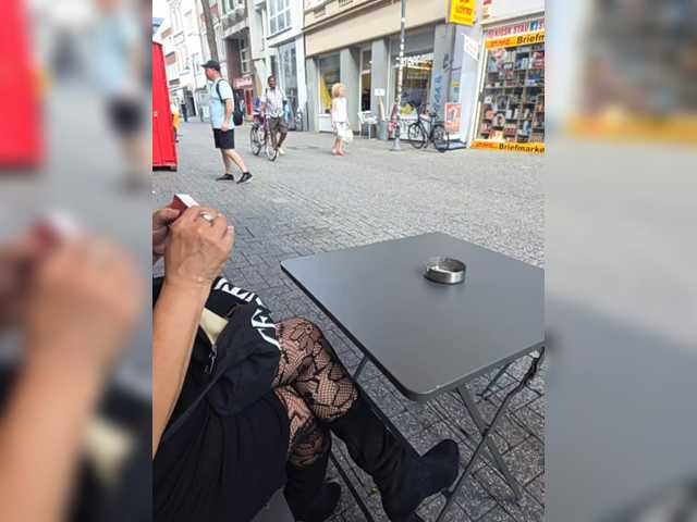 Capturi de ecran de difuzare LUNAROJA