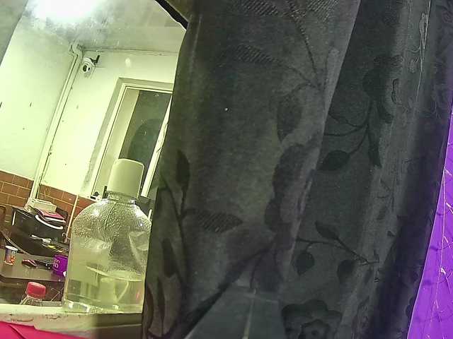 Capturi de ecran de difuzare MabelMike