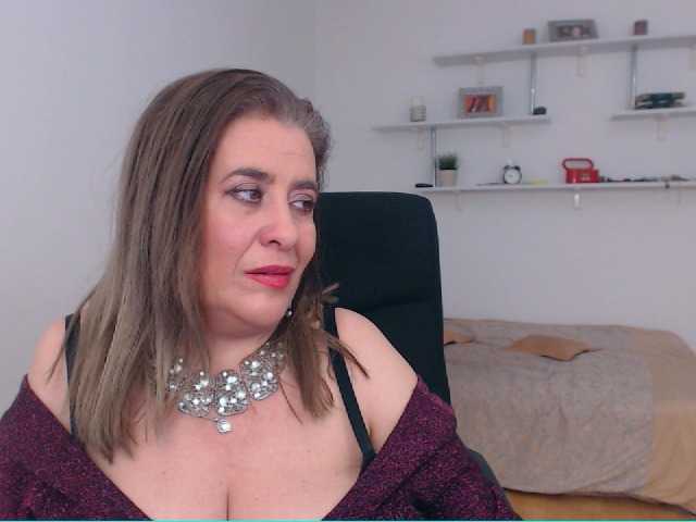 Fotografii MarissaSerano Hi guys, here are the most gorgeous natural huge breasts waiting for you 50 tokens