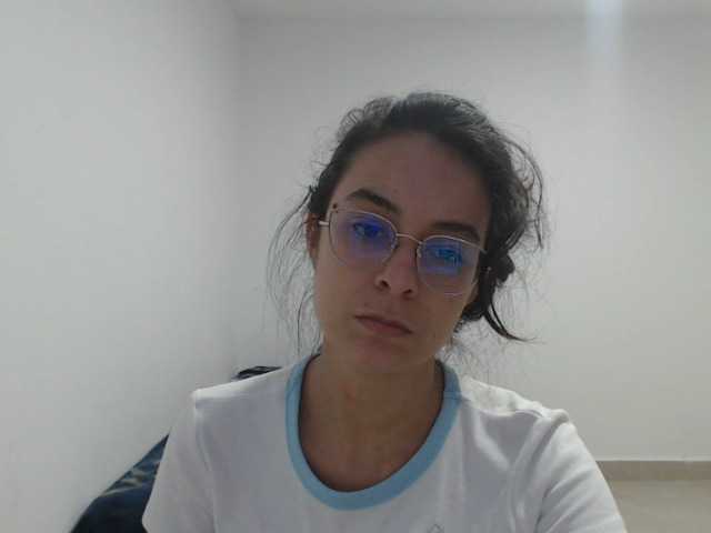 Capturi de ecran de difuzare Madelyne