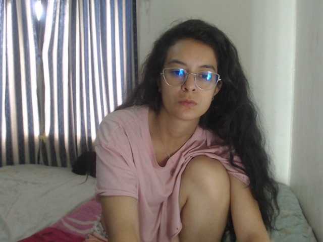 Capturi de ecran de difuzare Madelyne