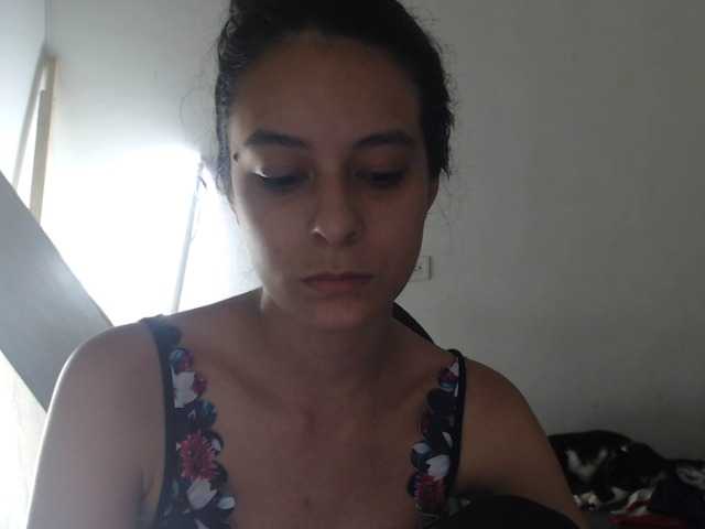 Capturi de ecran de difuzare Madelyne