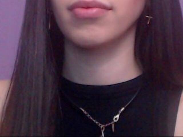 Capturi de ecran de difuzare Madellyn