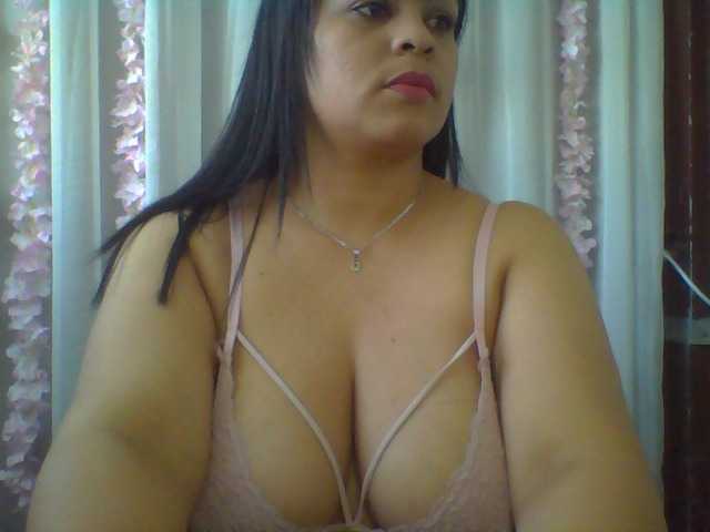 Fotografii mafersmile #latina #bigboobs #bbw #mature #mistress