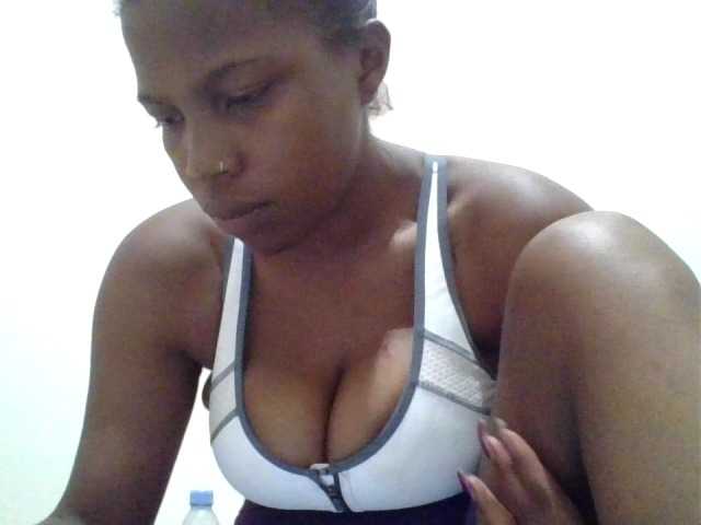 Capturi de ecran de difuzare MaggieMie