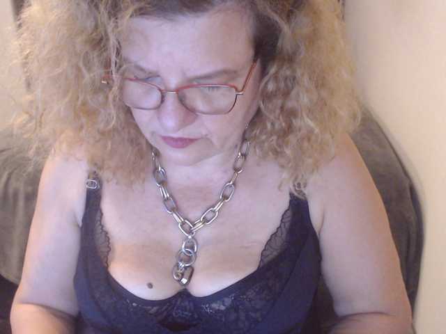 Fotografii maggiemilff68 #mistress #mommy #roleplay #squirt #cei #joi #sph - every flash 50 tok - masturbate and multisquirt 450- one tip