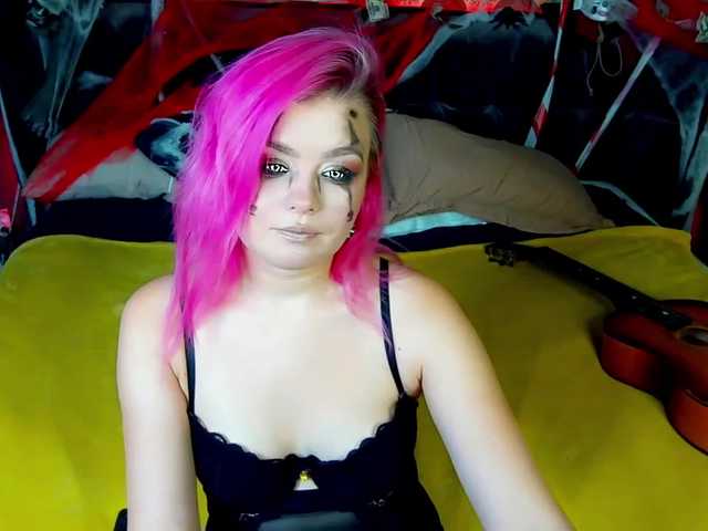 Capturi de ecran de difuzare MalinkaMils