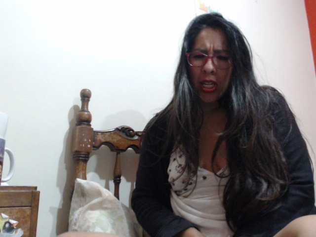 Fotografii Malishka19 Welcome, come on guys I'm horny, I want to wet my pussy with your tips!