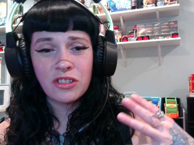 Capturi de ecran de difuzare MarcelineGoddess