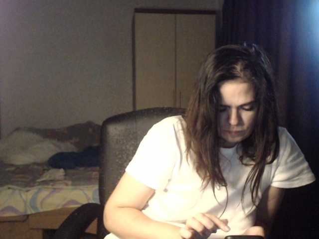 Capturi de ecran de difuzare MARIIKA13